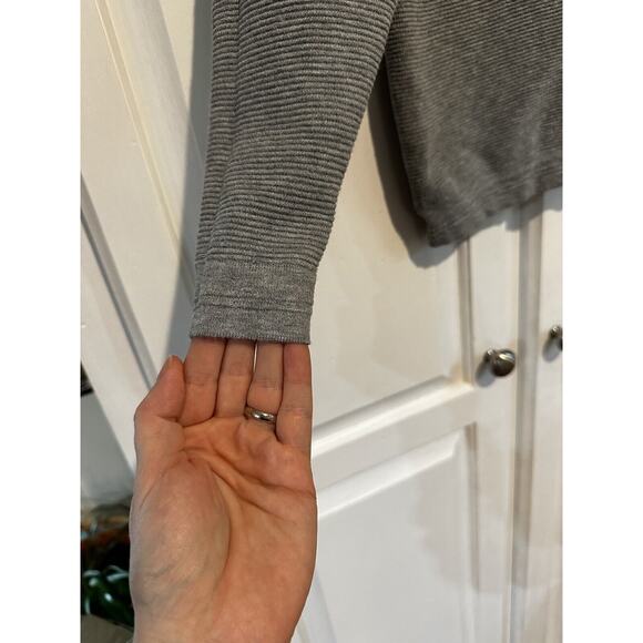 Zara Women's Gray Ribbed Long Sleeve Sweater Crewneck Textured Size MEDIUM - Picture 4 of 6